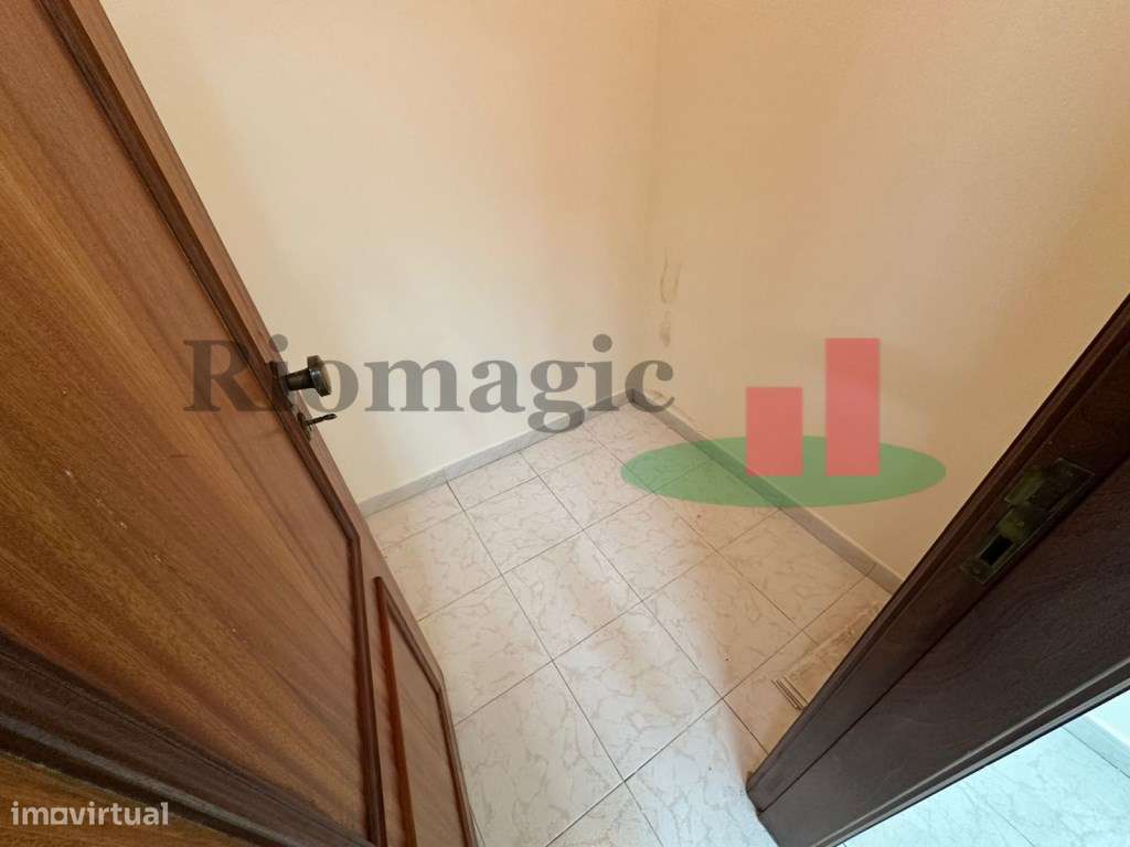 Loja c/Saída de Fumos - São Marcos/Cacém - Grande imagem: 5/13