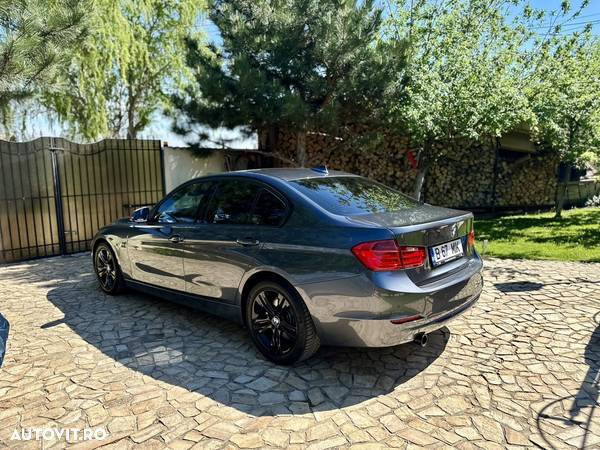 BMW Seria 3 320i Sport Line - 4