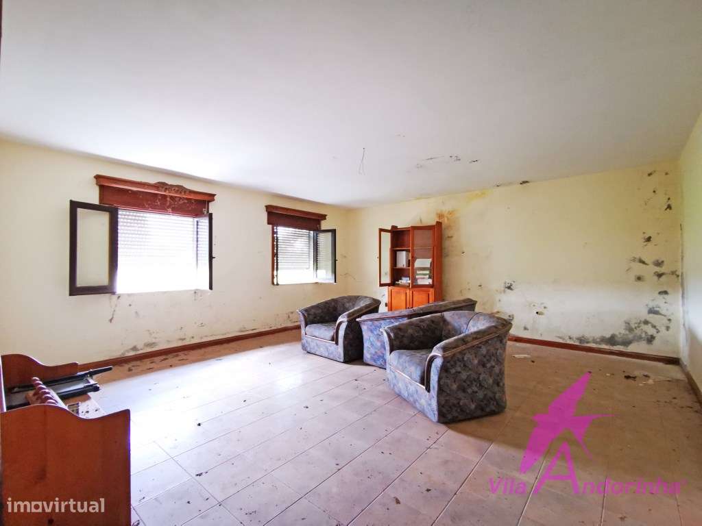 Terreno com 3.207m² e Construção Existente em Meixedo-11