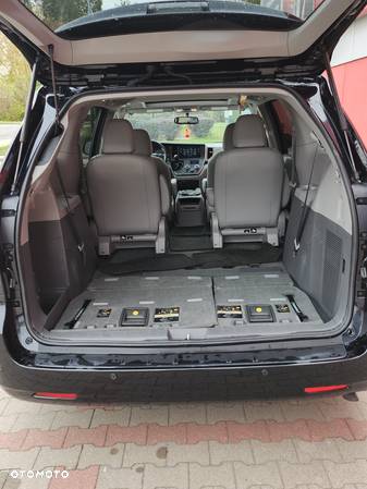 Toyota Sienna 3.5 V6 XLE AWD - 13