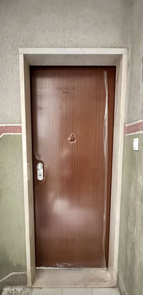 T2 Renovado com Terraço no Centro de Algés-11