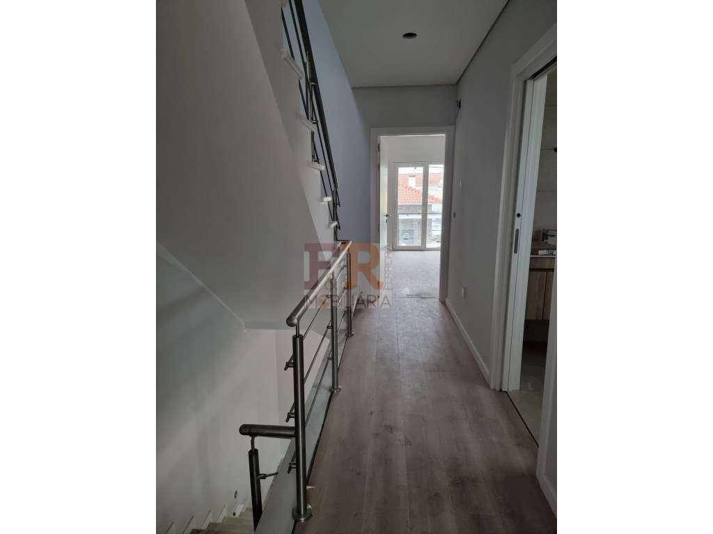 Moradias Geminada DuplexT3 com Pérgola. Pinhal do General. Fernão F...-20