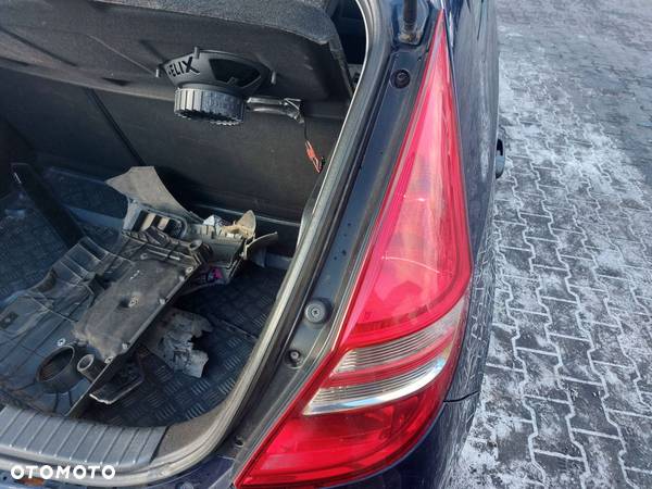 LAMPA PRAWY TYŁ HYUNDAI I30 I LIFT BEZ SKAZY 10-12r HB 5D - 4