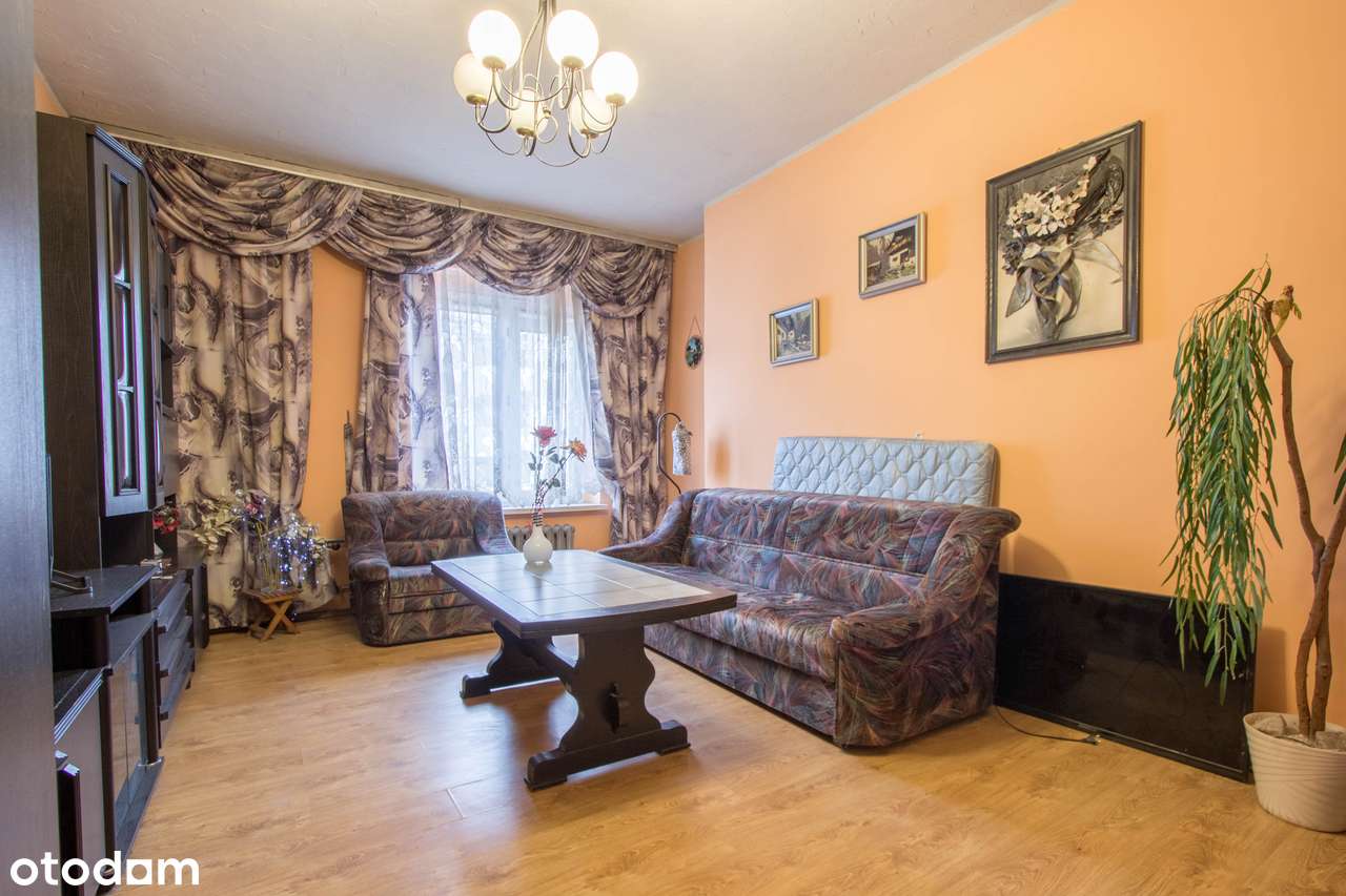 Przestronne, dwupokojowe, osobna kuchnia, świetna lokalizacja-0