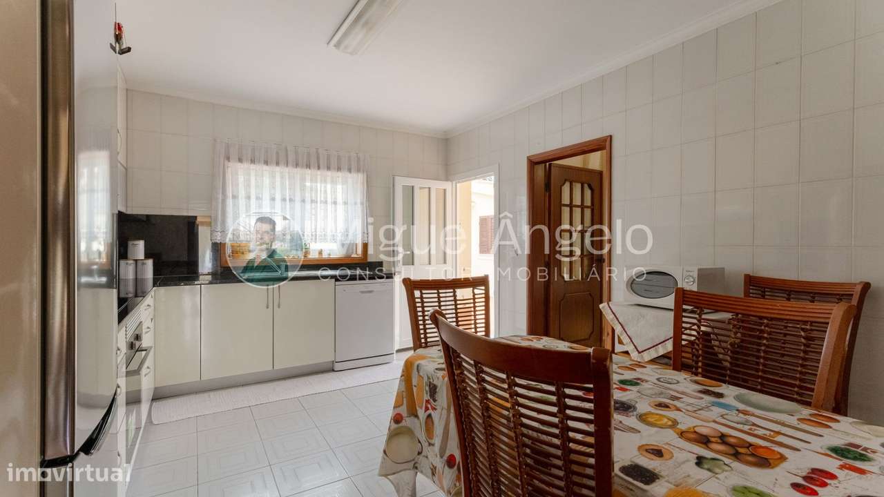 Moradia T3 com jardim, garagem e excelente espaço exterior na Torreira-15