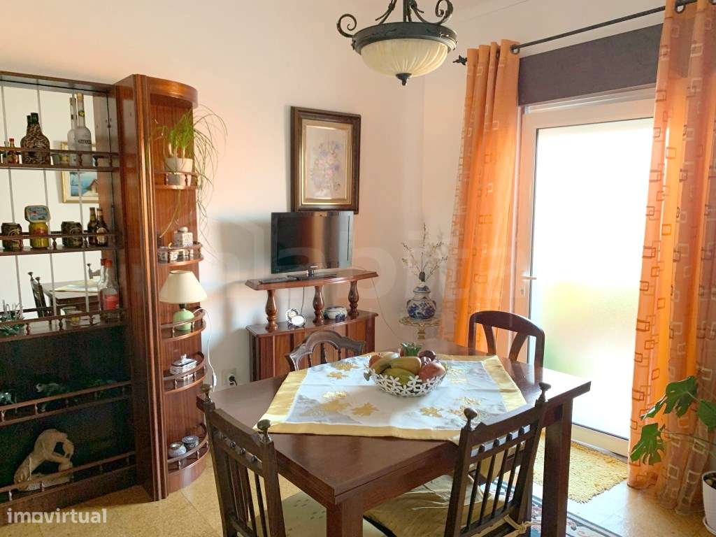 Moradia T5 + 2 C/ Quintal e Sótão-18