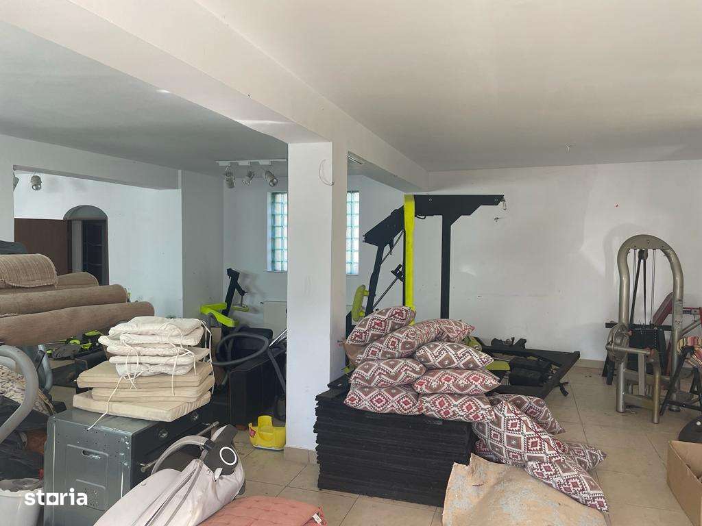 Vindem casa cu spatiu comercial in mun. Suceava-7