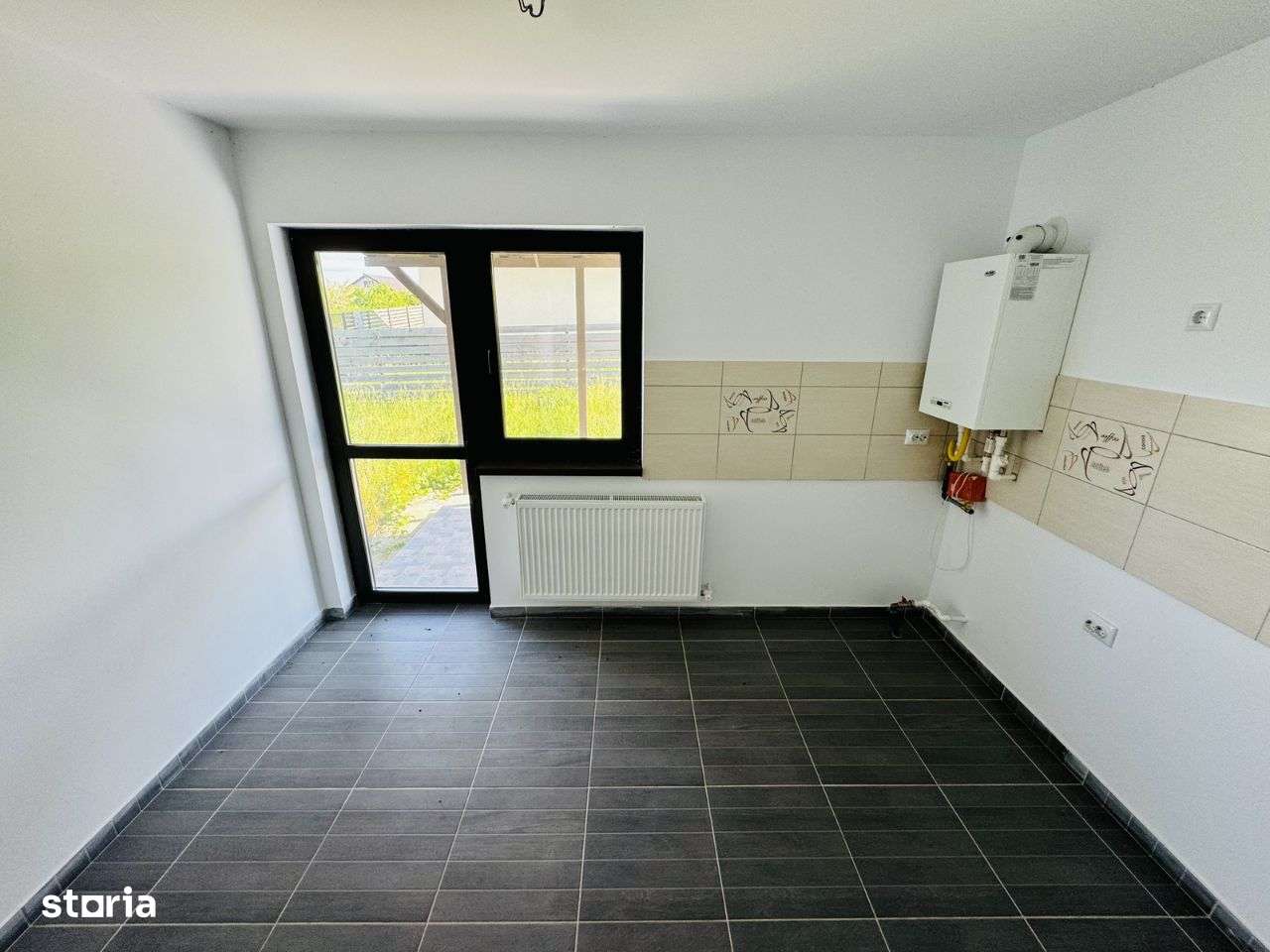 Placa! ASFALT! 400 mp teren! Casa 3 camere, Horpaz - Imagine principală: 5/8