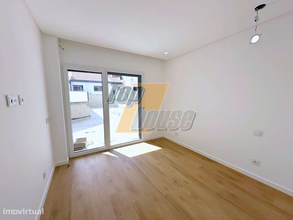 Apartamento T1 Novo , Parqueamento e Arrecadação - Costa de Caparica - Grande imagem: 5/9
