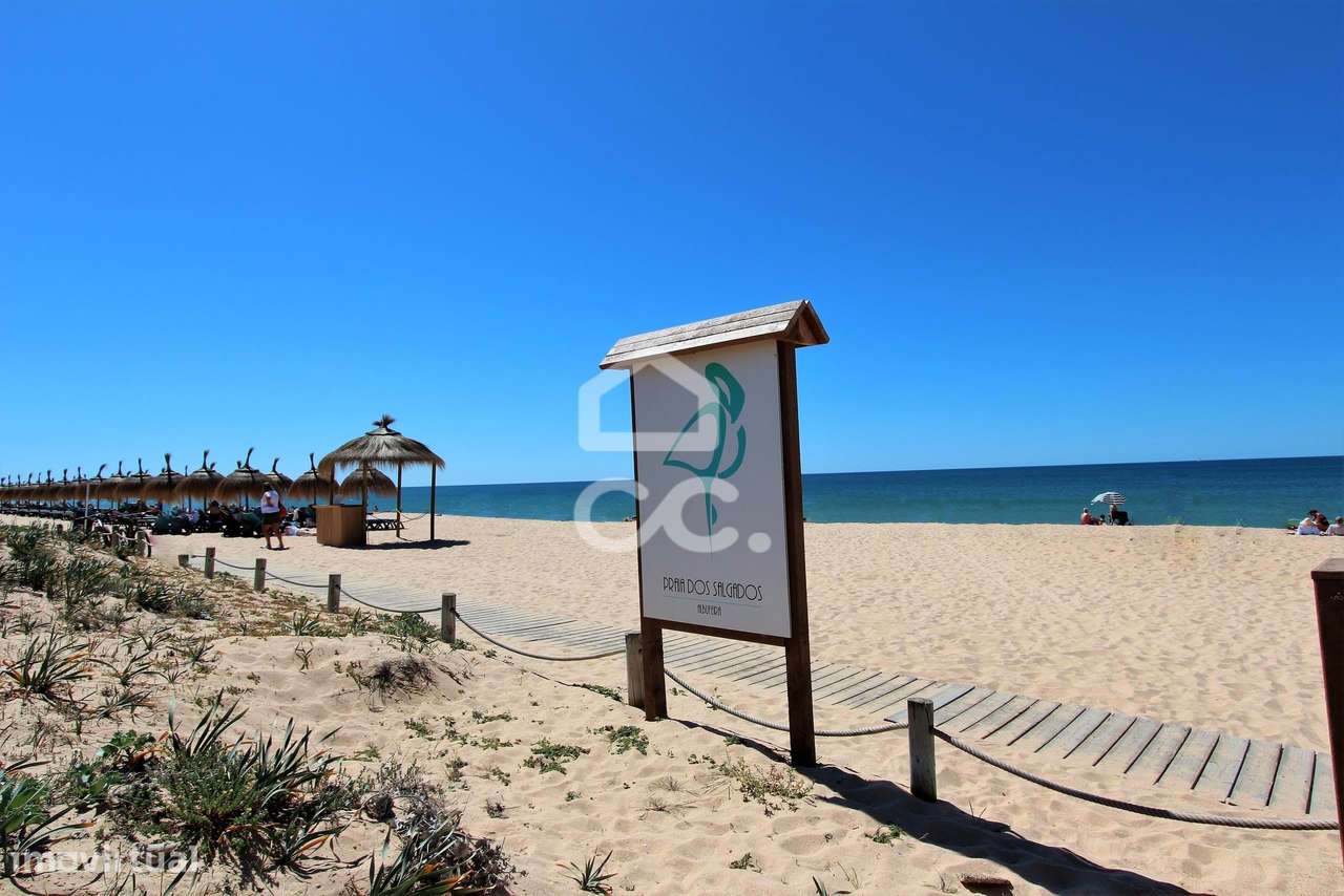 Lote com 600m2 para construção de moradia isolada, em Pêra-10