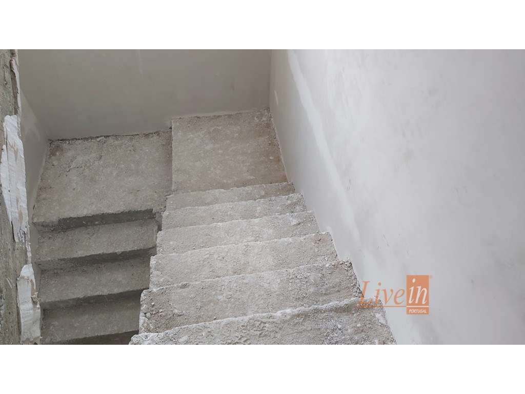 Moradia T4 Nova com Piscina e Jardim em Condomínio Privado em Mafra-29