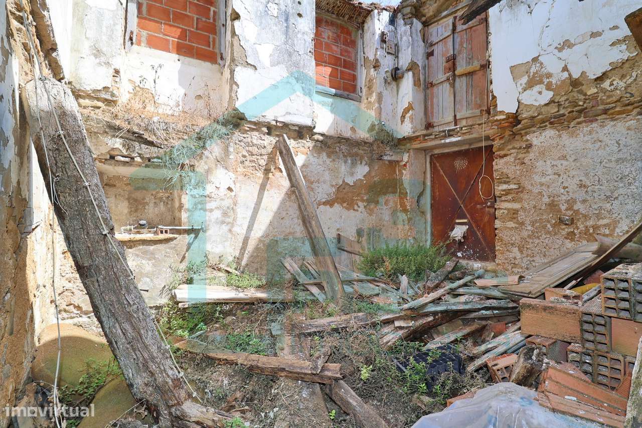Moradia para recuperar 323 m², dois pisos, 25 minutos de Torres Vedras-21