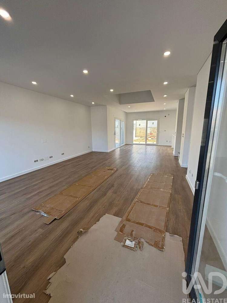 Casa T4 em Amora de 200,00 m2 - Grande imagem: 5/20