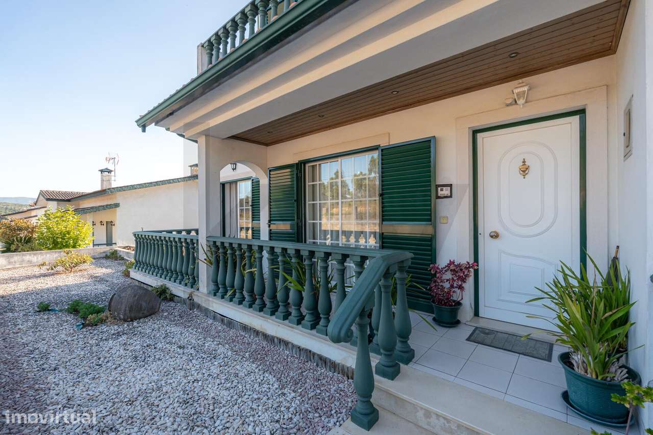 Moradia independente T3 | Garagem | Anexo com churrasqueira e forno | - Grande imagem: 3/60