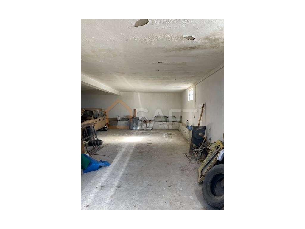 Terreno urbano com barracão em Tomar - Grande imagem: 3/12