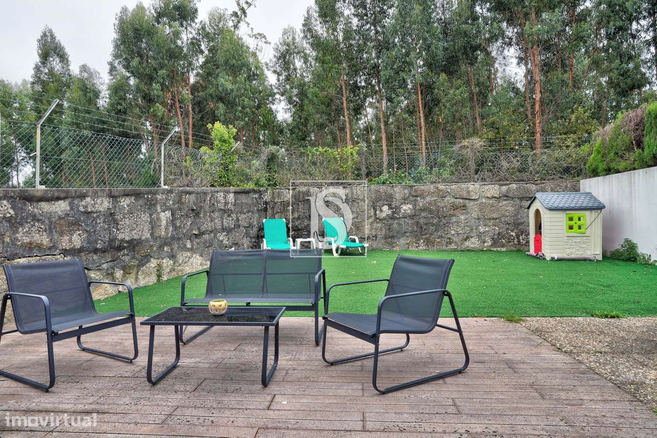 Moradia T3 com espaço exterior e garagem - Nogueira - Maia-9