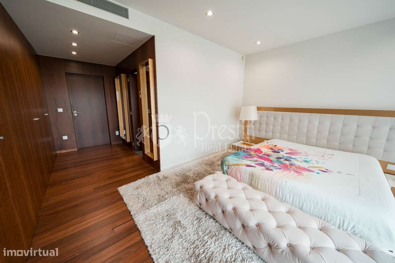 Moradia T4 com Vistas Deslumbrantes em Guimarães-37