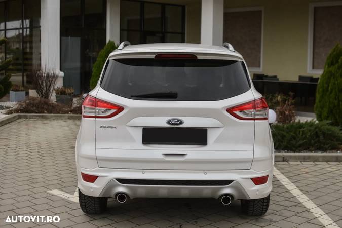 Ford Kuga 2.0 TDCi 4WD Powershift Titanium - 4