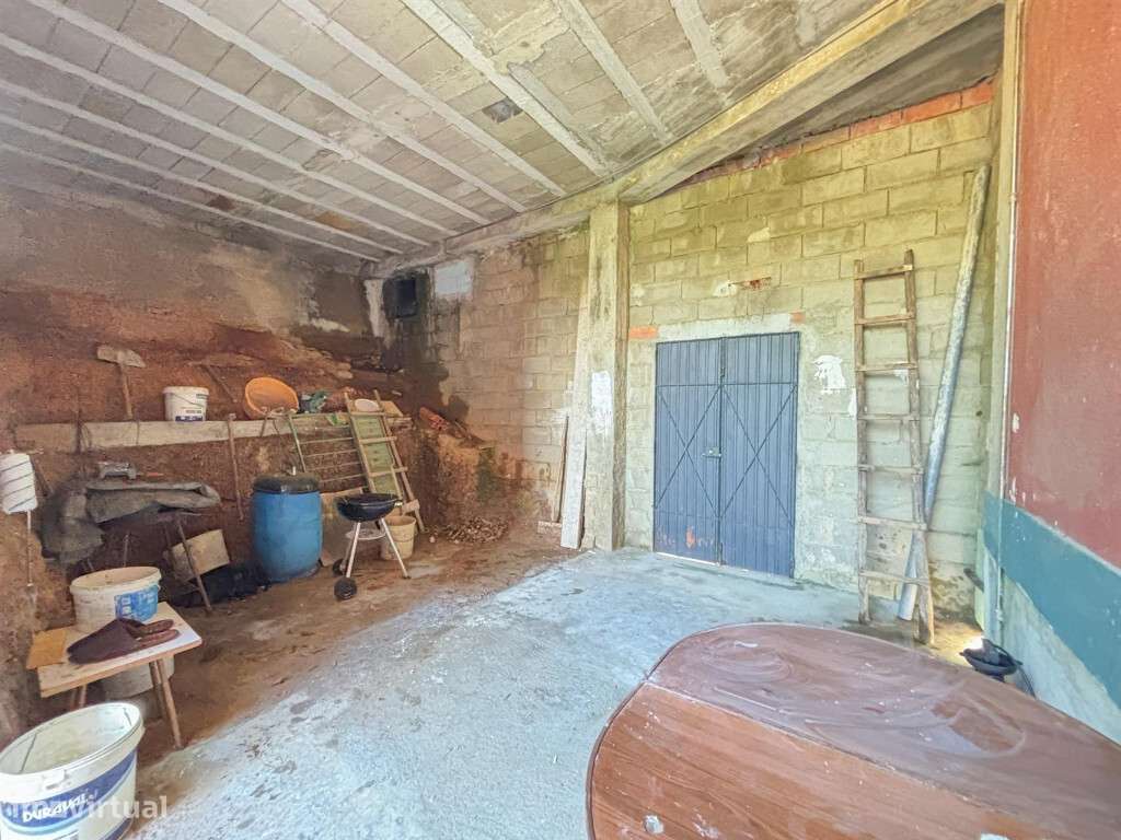 Moradia M5 com garagem em zona de Ceira-23