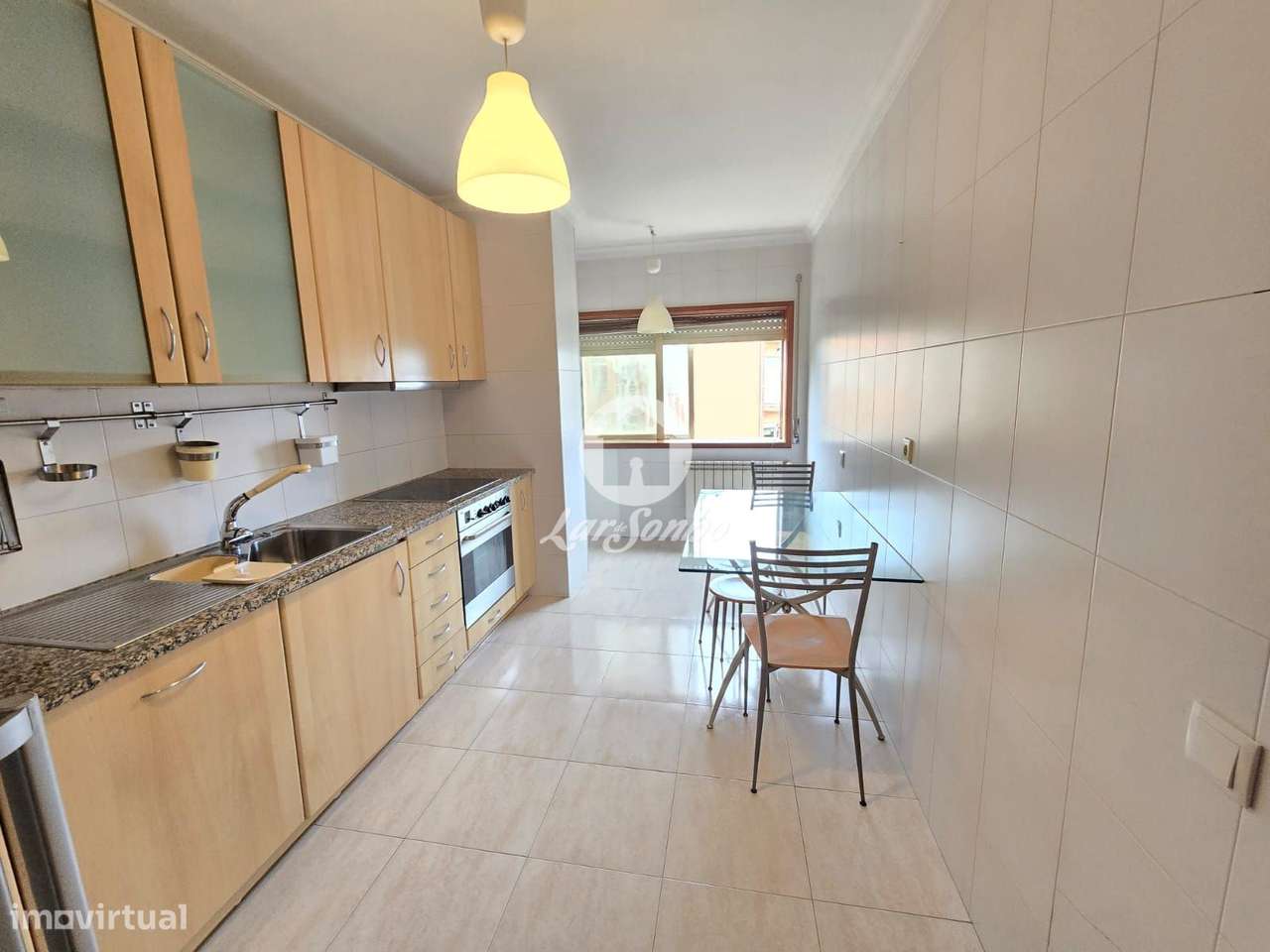 Apartamento T2 com garagem fachada a 300m da praia - Grande imagem: 3/24