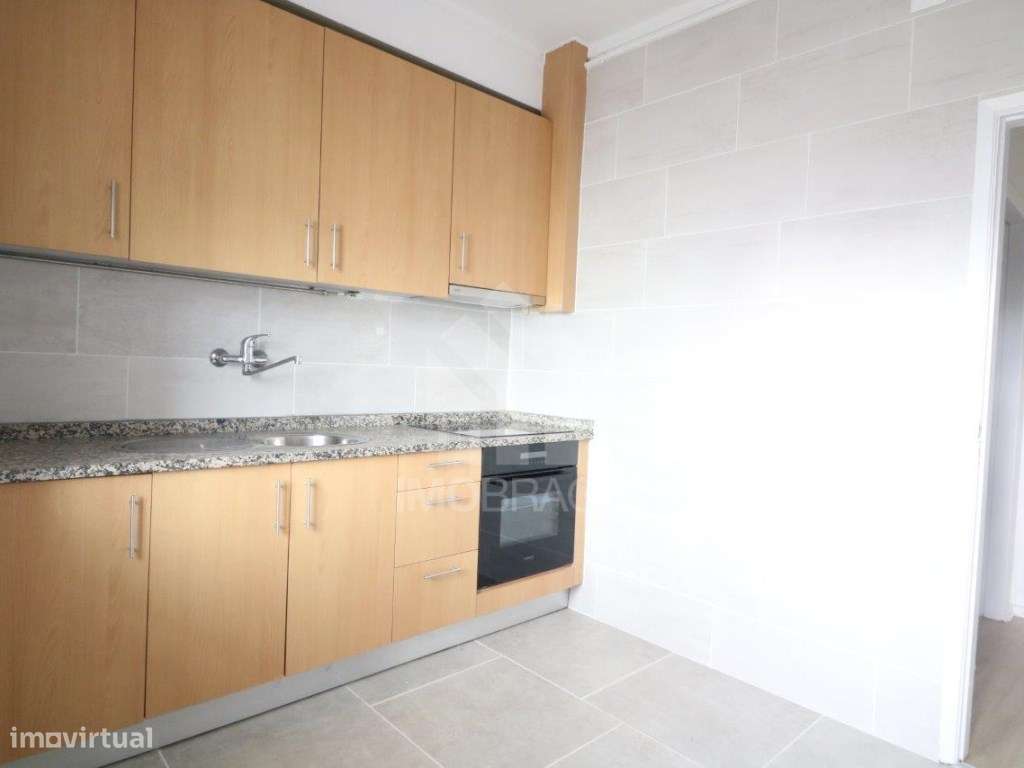 Venda Apartamento T2+1 com Sótão (transformado em T2) - São Vítor, ...-8