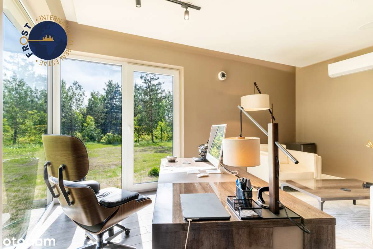 Luksusowa nowoczesna willa  z wewnętrznym basenem-5