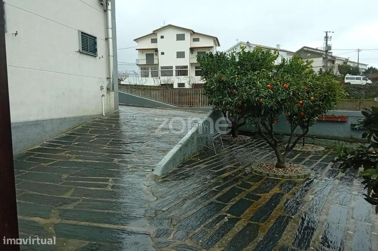 Moradia com 3 frações independentes habitacionais-50