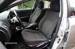 Toyota Avensis 1.8 Active - 19