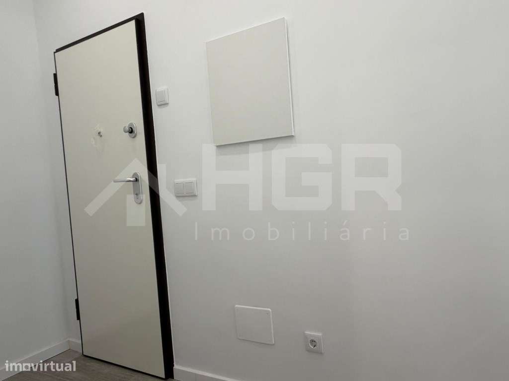 T1 | TOTALMENTE RENOVADO COM QUINTAL (ENTRADA A ESTREAR) | LOCALIZA...-19