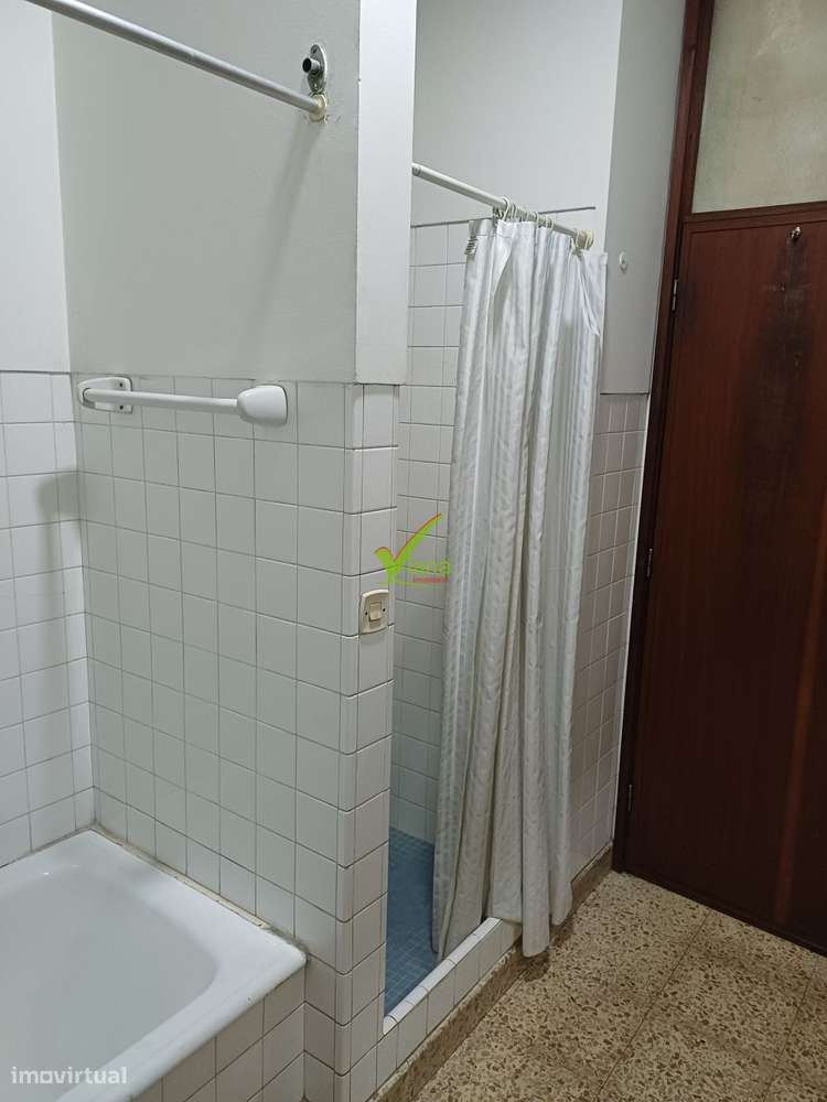 T. 3 a 50 metros da Praça do Almada-25