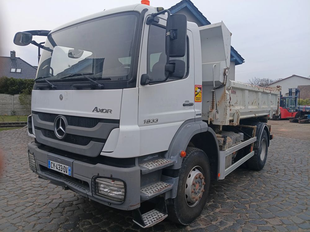 Mercedes-benz 1833 2013