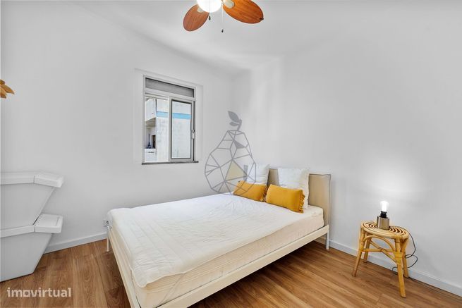 Apartamento T4 Completamente Renovado em Portimão-13