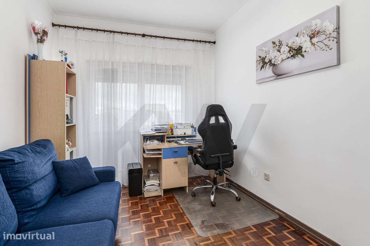 Apartamento T2 no Casal do Marco – Conforto, Luminosidade e Excelente-9