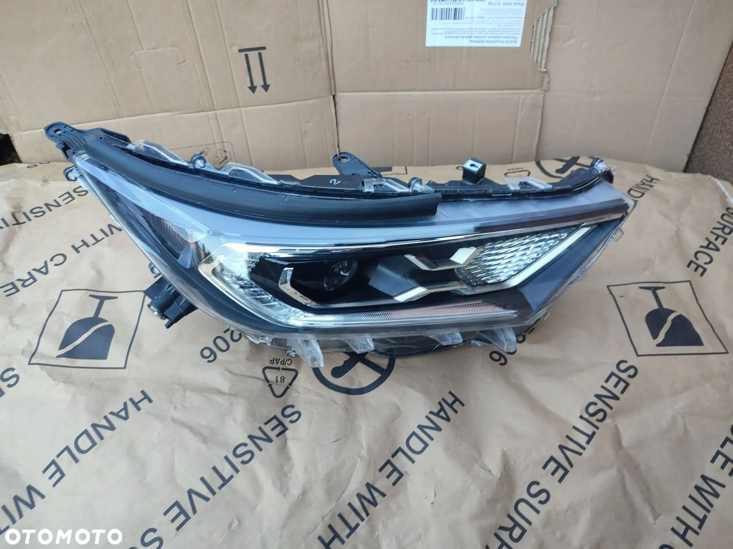 REFLEKTOR LAMPA PRAWY PRZÓD Toyota RAV 4 XA50 2020 FULL LED - 2