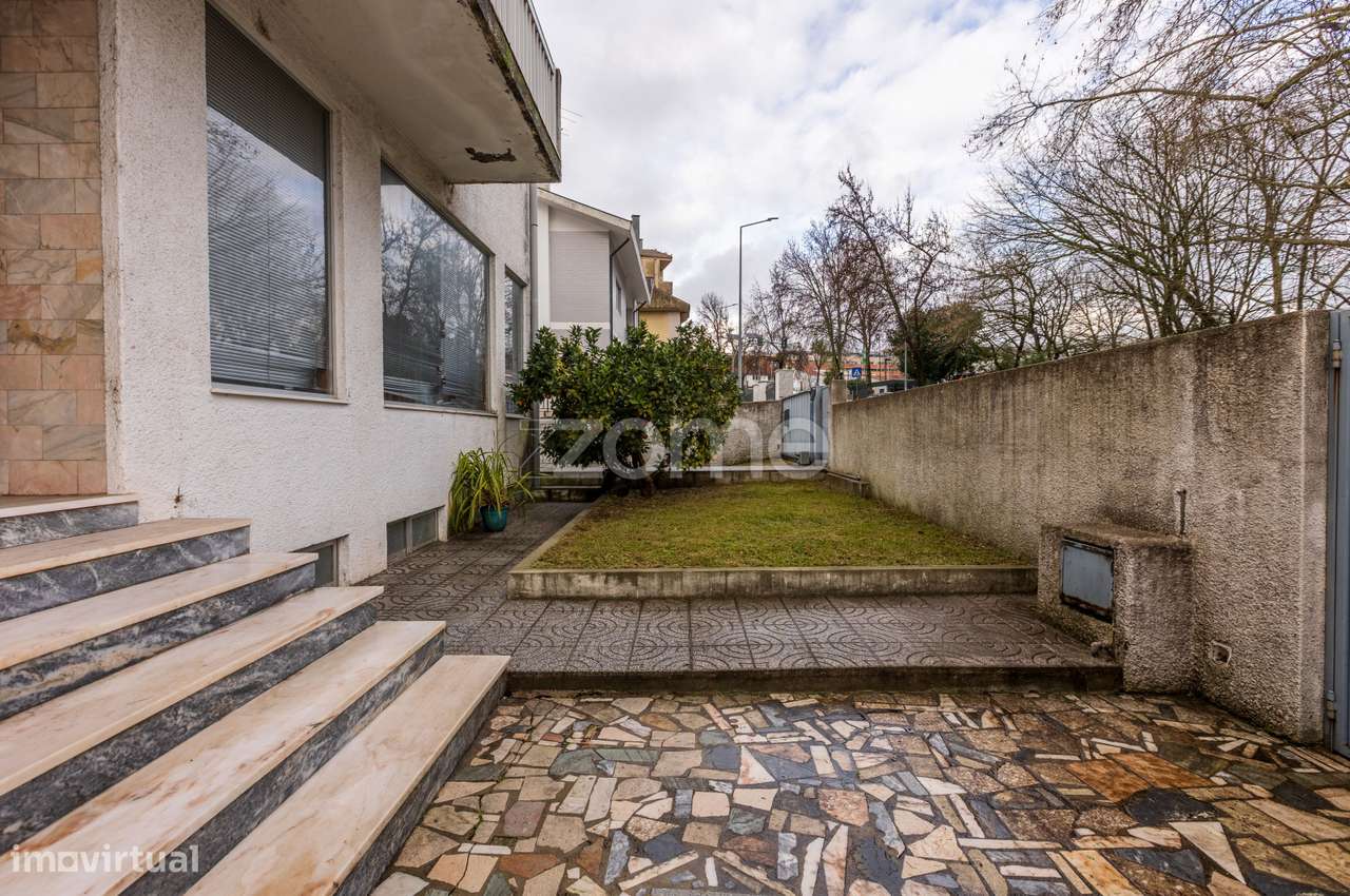Moradia junto ao Parque da Cidade de Guimarães - Grande imagem: 4/30