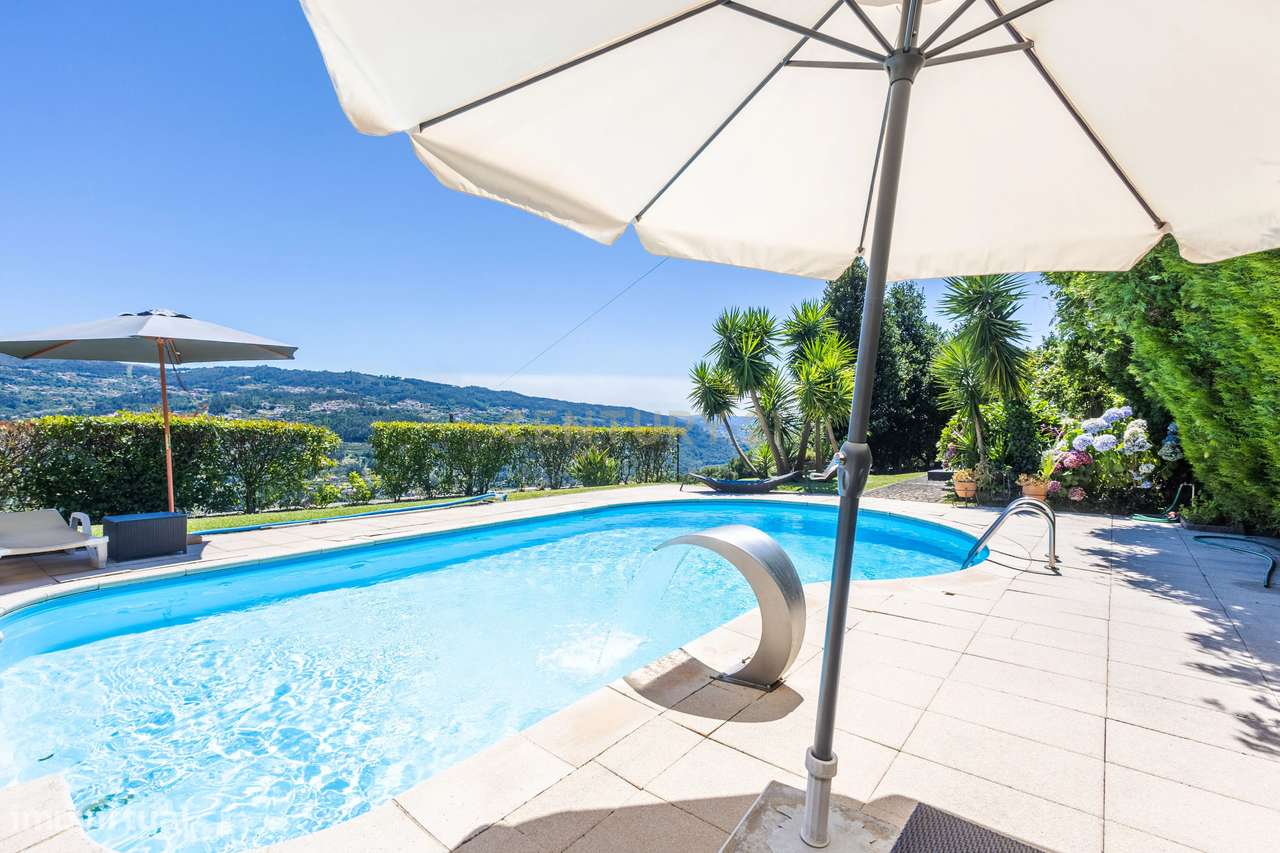 Moradia T4 mobilada com piscina aquecida e vistas deslumbrantes sobre-14