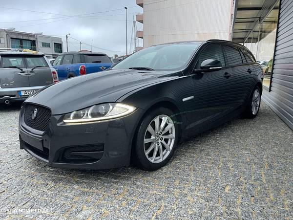 Jaguar XF Sportbrake 2.2 D Premium Luxury - 10