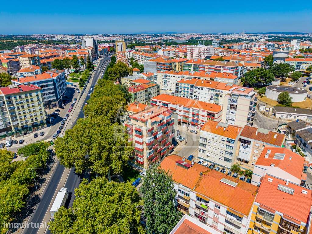 Excelente Apartamento T2 nas Paivas - Ótimo Potencial e Localização...-53