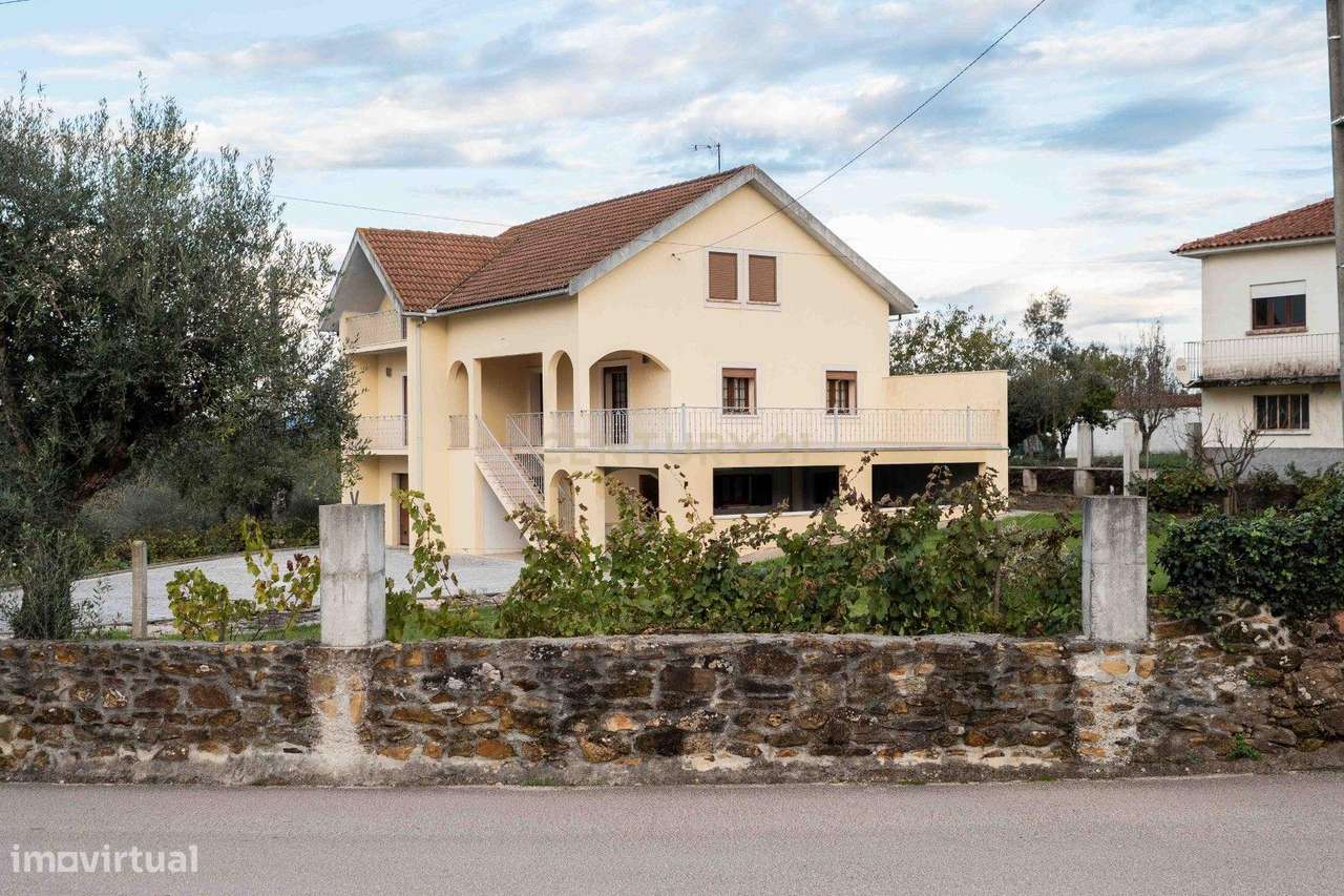 Vende-se Moradia T4 na Póvoa da Abraveia – Vila Nova de Poiares-27