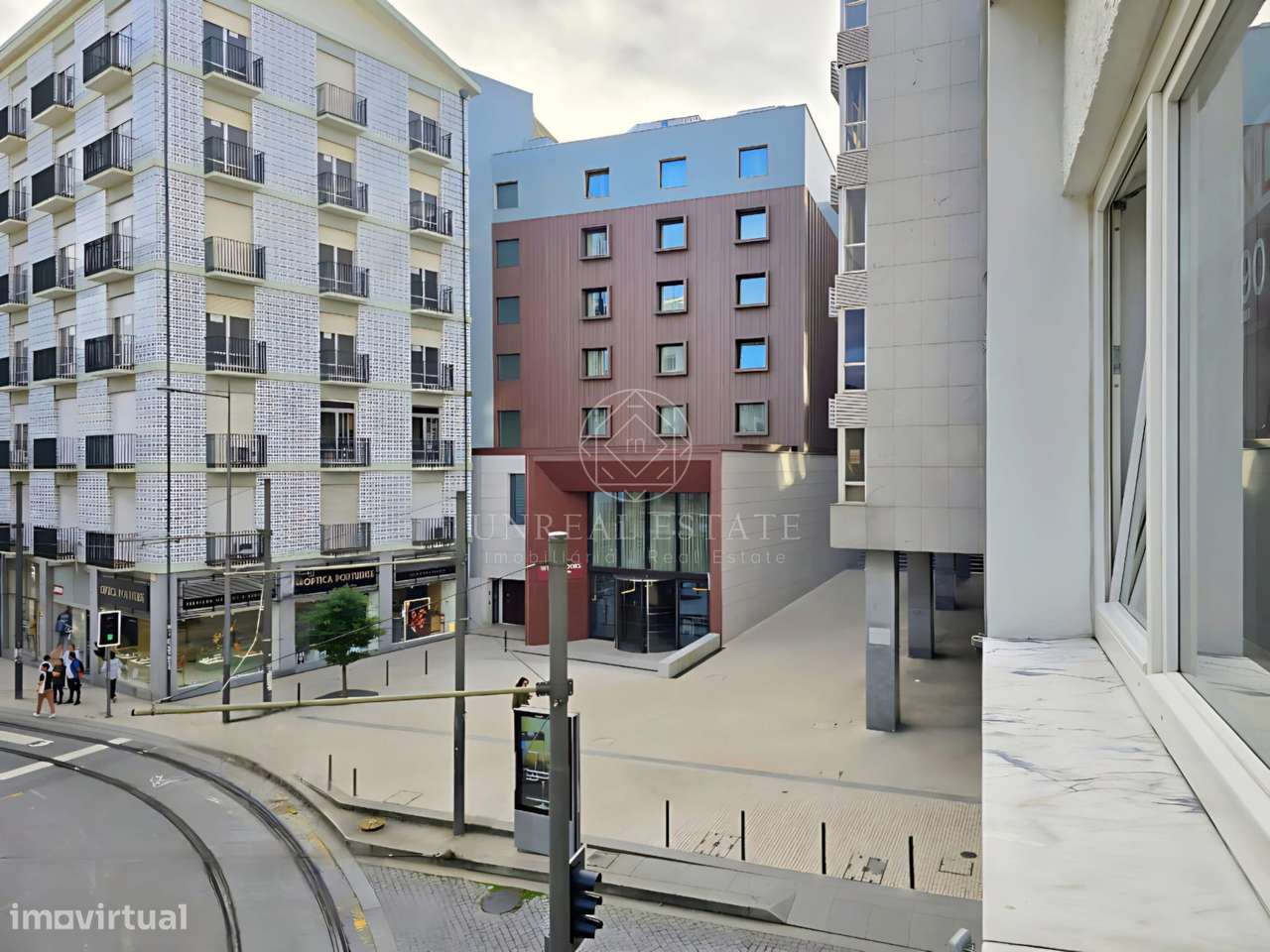 Apartamento T0 , novo, inserido em um edifício totalmente remodelado n-57