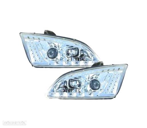 FARÓIS COM LUZ DIURNA LED PARA FORD FOCUS 04-08 FUNDO CROMADO - 1