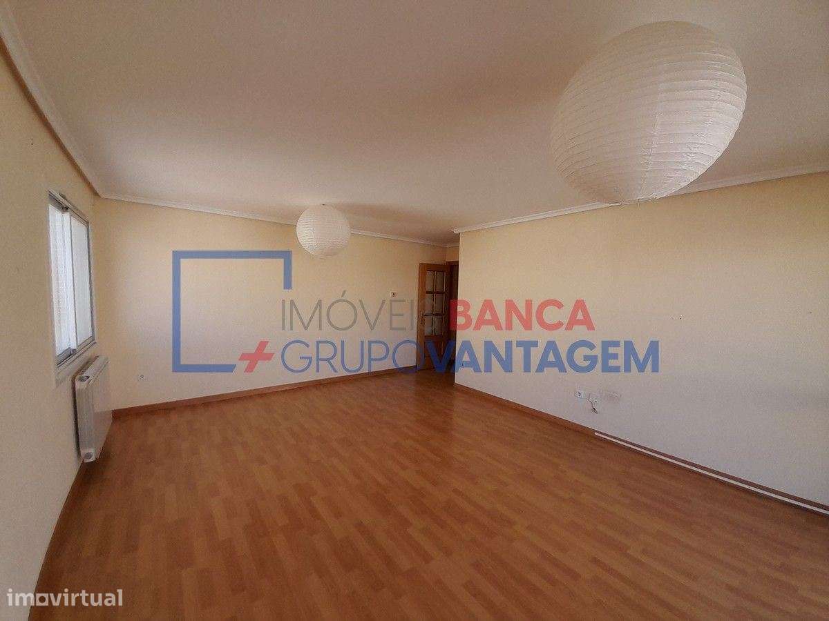 Apartamento T3, com  111 m2, situado em Alhos Vedros, Concelho da M... - Grande imagem: 2/24