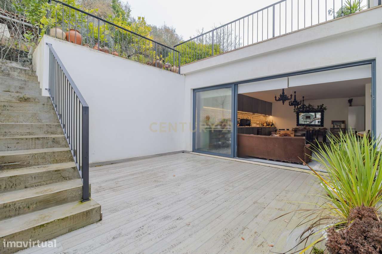 Moradia T3 de arquitetura contemporânea-6