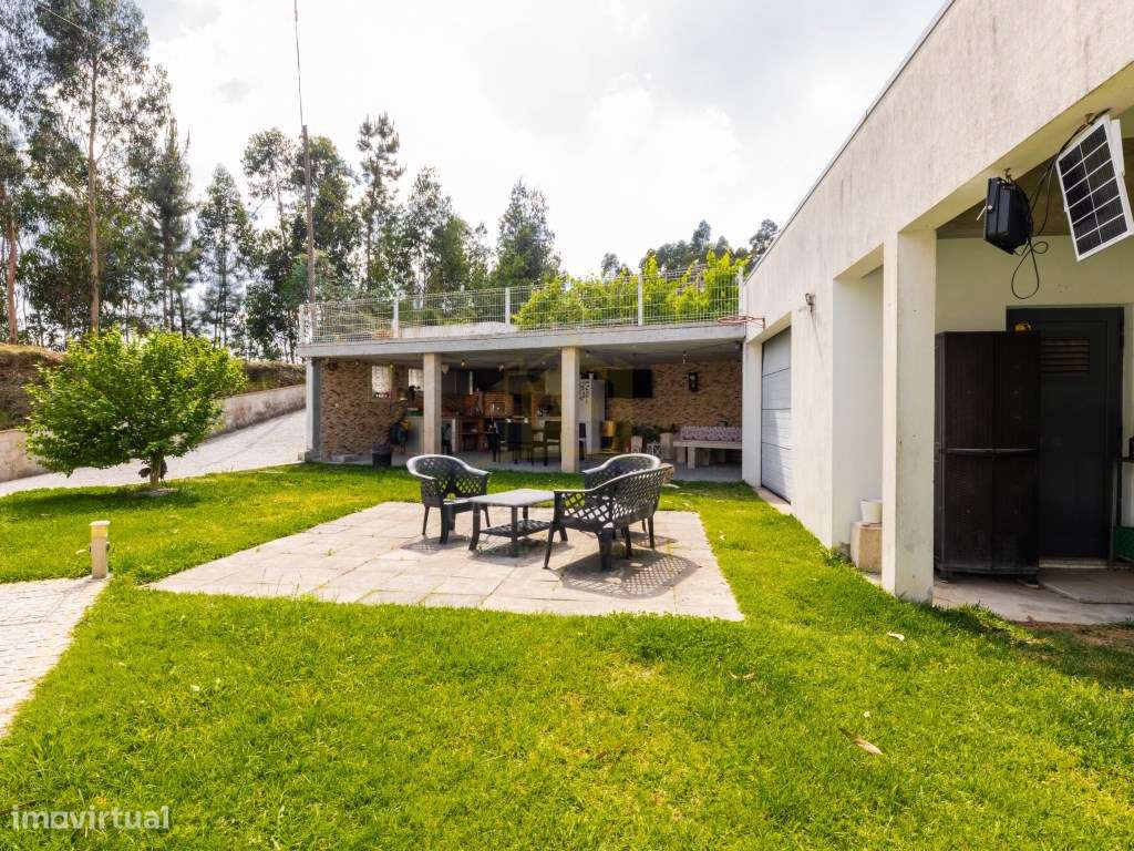 Moradia de Luxo Exclusiva de Arquitetura Moderna-32