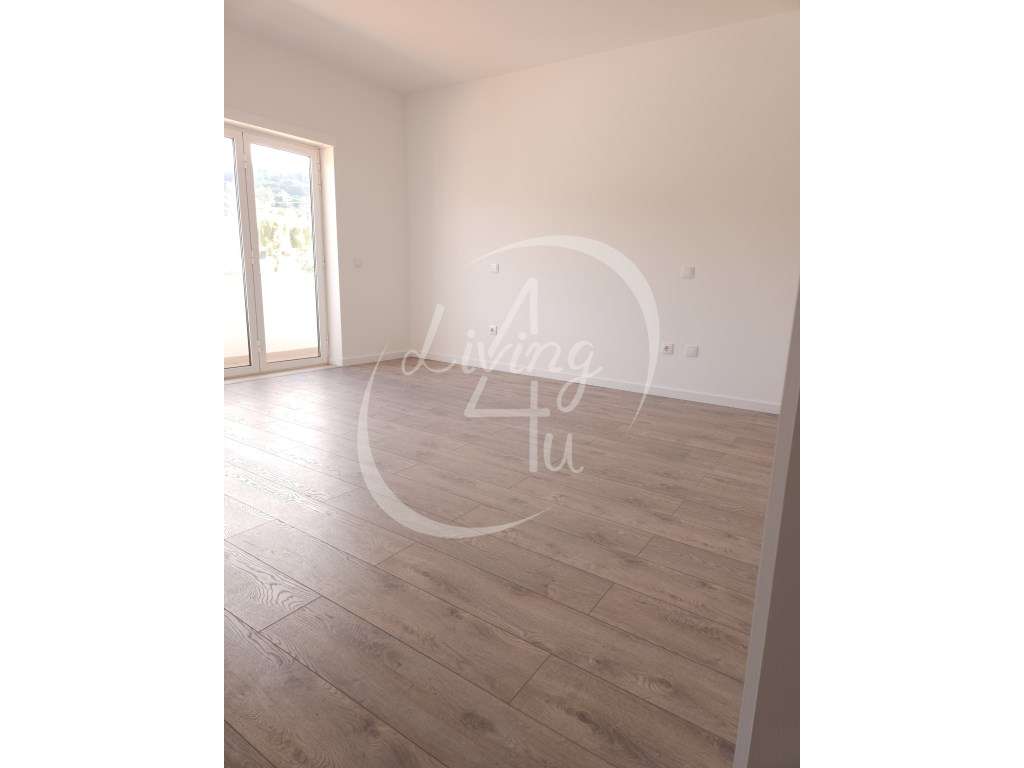 MORADIA T3 GEMINADA - SANTA CATARINA-14