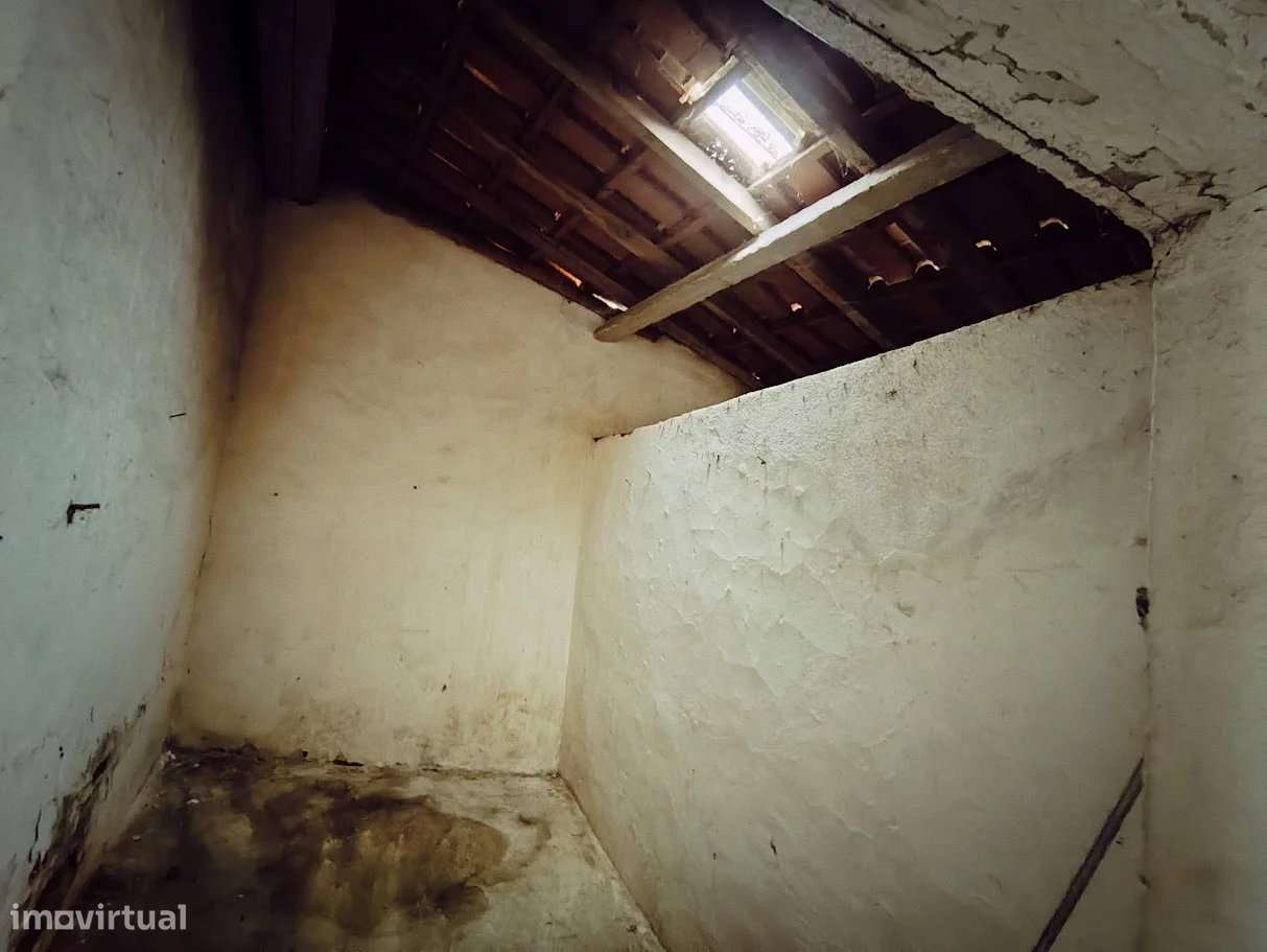 Casa à venda em Comenda: 2 quartos e adega charmosa! - Grande imagem: 5/8