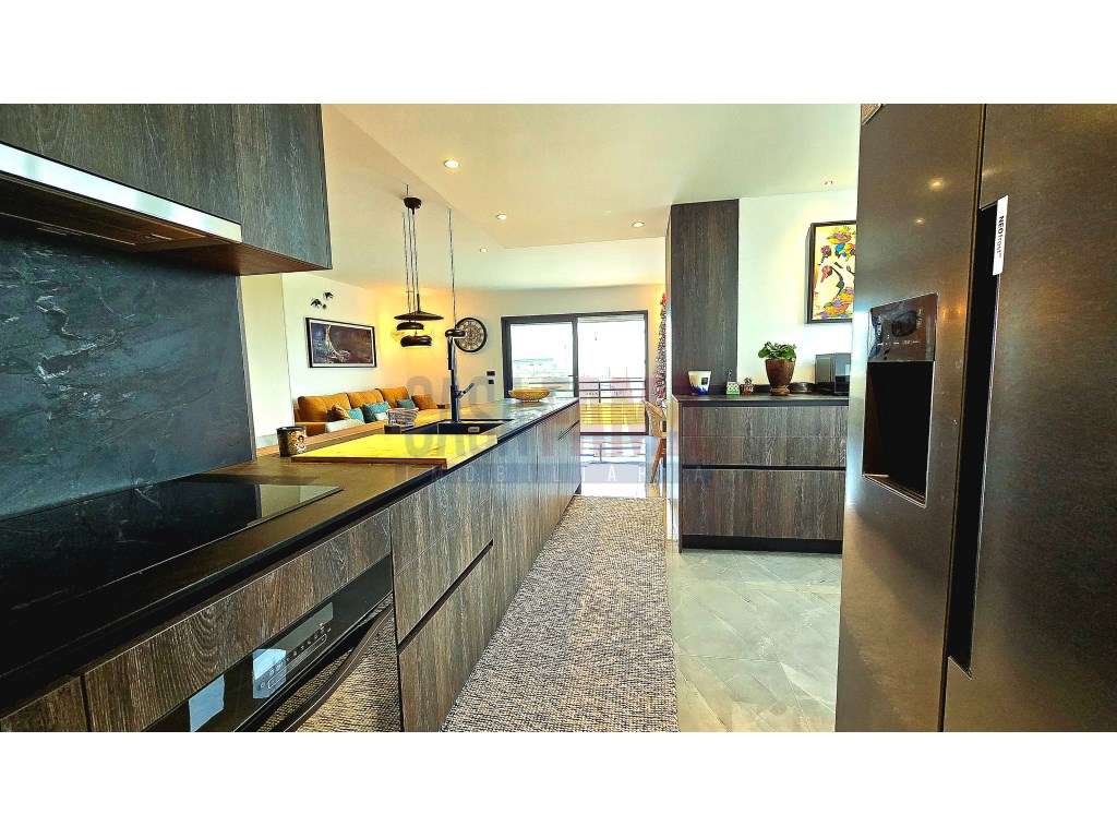 Exclusivo CasaFama Apartamento T2 de Luxo na 1ª Linha de Mar - Aver... - Grande imagem: 5/22