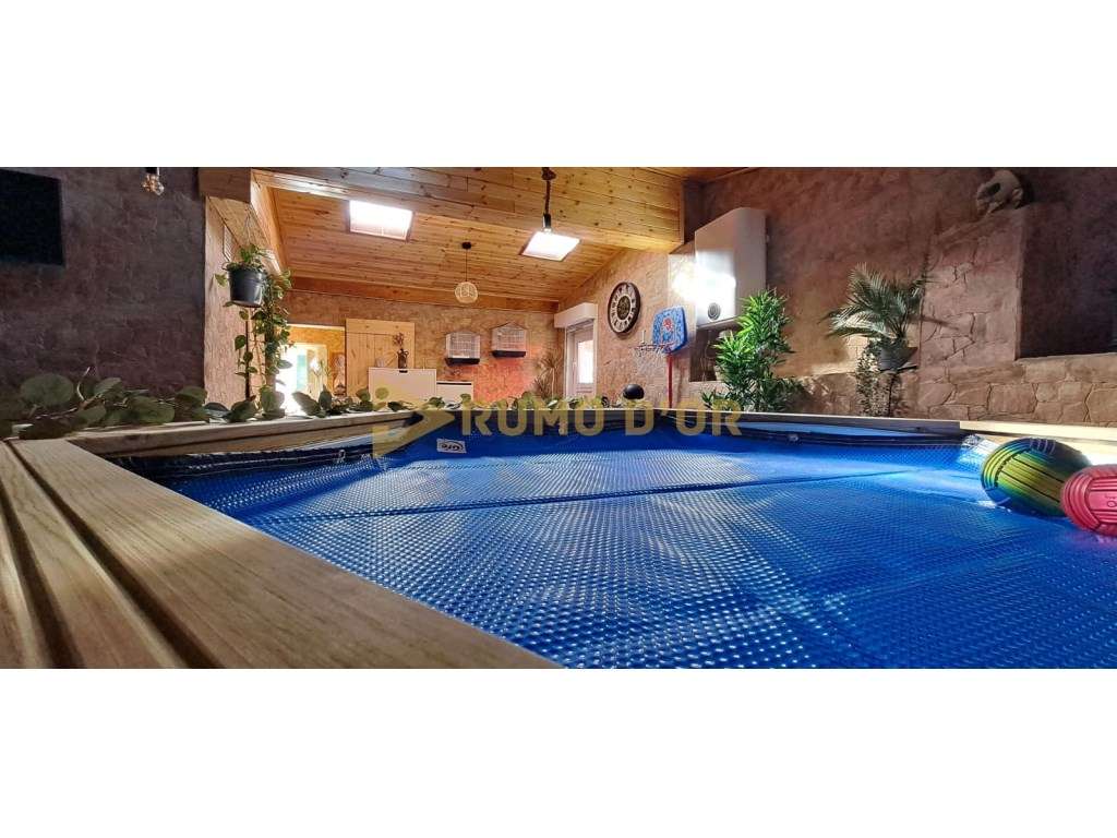 Moradia Exclusiva com Piscina Interior e Terraço - Conforto e Charm...-13