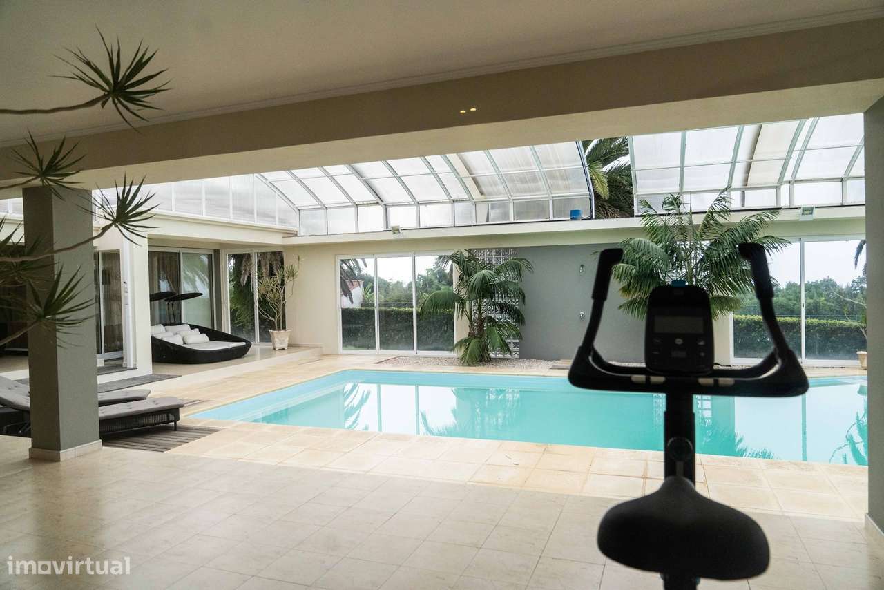 Luxuosa Moradia com 4 quartos localizada em Rosto do Cão - São Roque-31