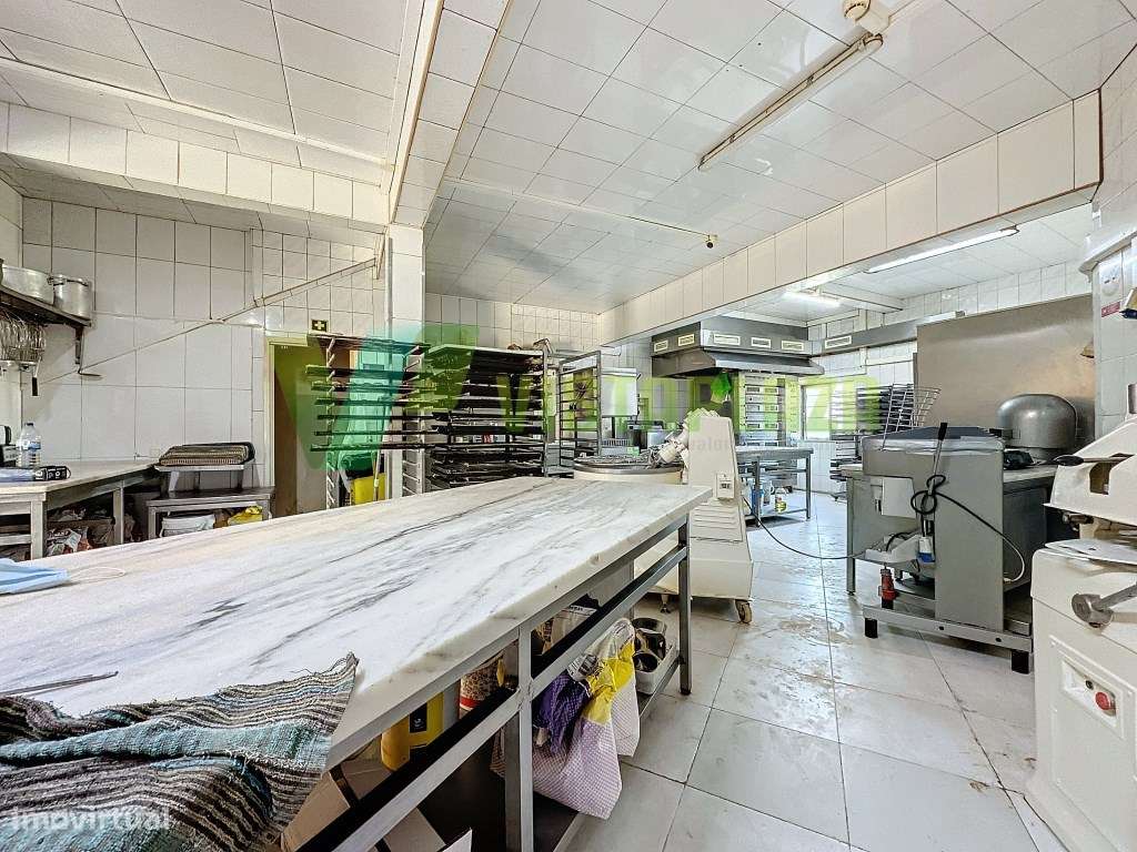 Moradia M3 e Fabrica de Bolos em Funcionamento, Portimão - Grande imagem: 4/21